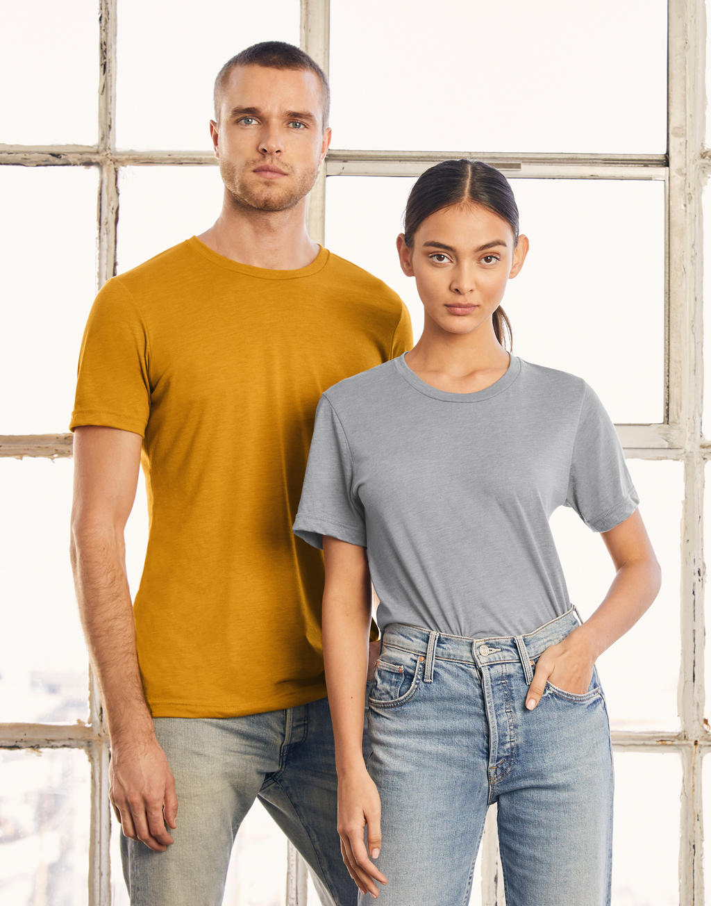 Unisex Triblend Short Sleeve Tee in Farbe Solid White Triblend