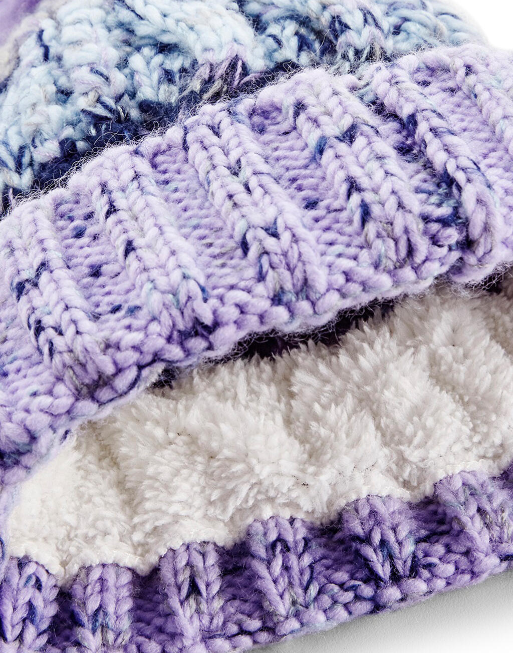 Corkscrew Pom Pom Beanie in Farbe Milkshake Mix