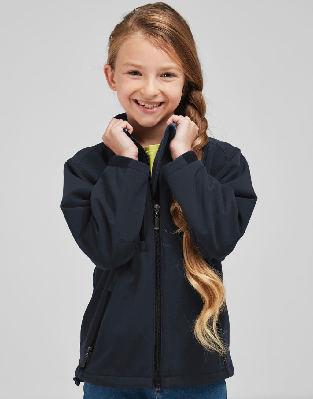 Kids' Softshell Jacket in Farbe Black
