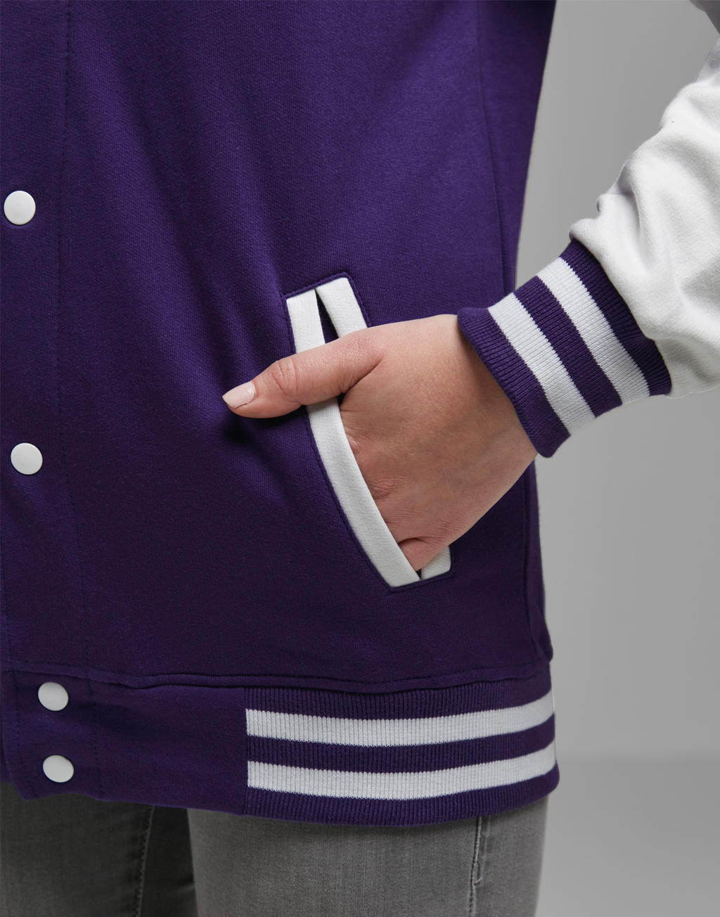 Varsity Jacket in Farbe Black/White
