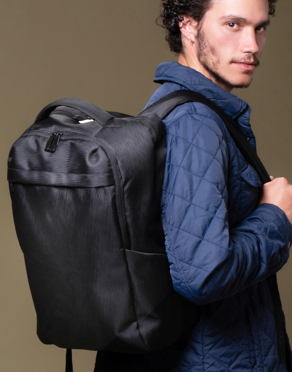 Davos Essential Laptop Backpack in Farbe Black