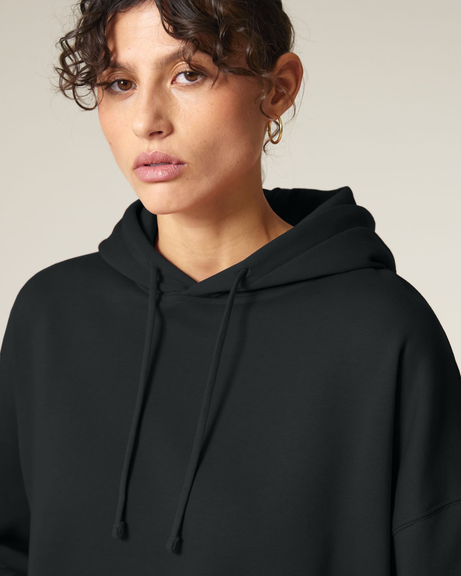 Hoodie Stella Nora in Farbe Black