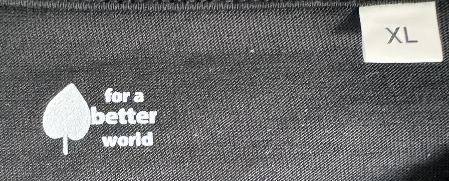 Stanley/Stella Aufdruck „for a better world“ im Nackenbereich (Beispiel)