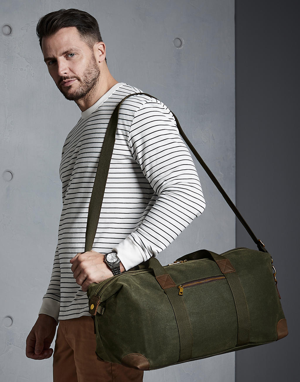  Heritage Waxed Canvas Holdall in Farbe Black