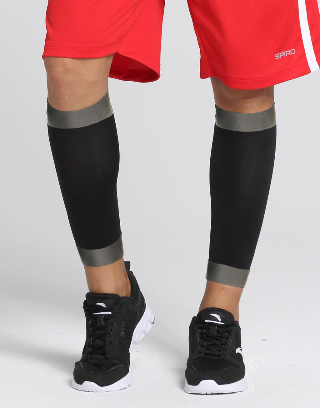  Compression Calf Sleeve in Farbe Black/Grey
