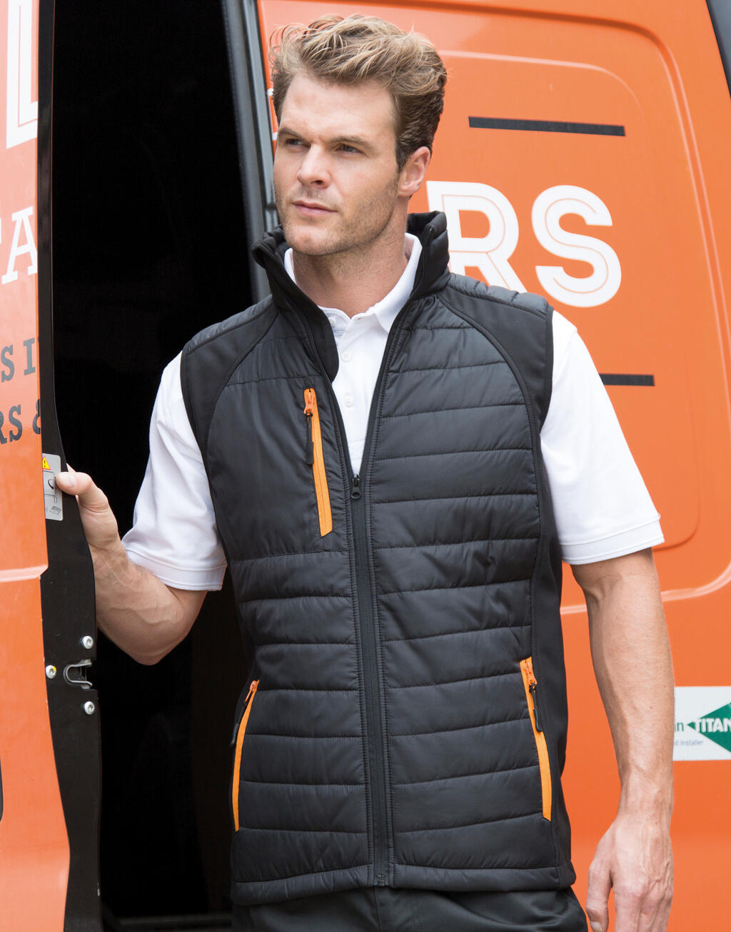 Black Compass Padded Softshell Gilet in Farbe Black/Yellow