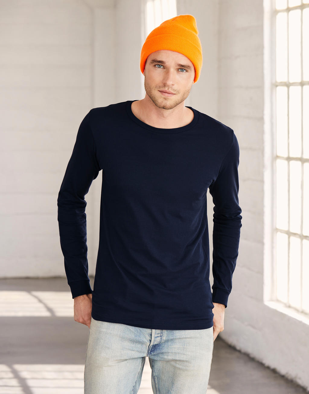  Unisex Jersey Long Sleeve Tee in Farbe White