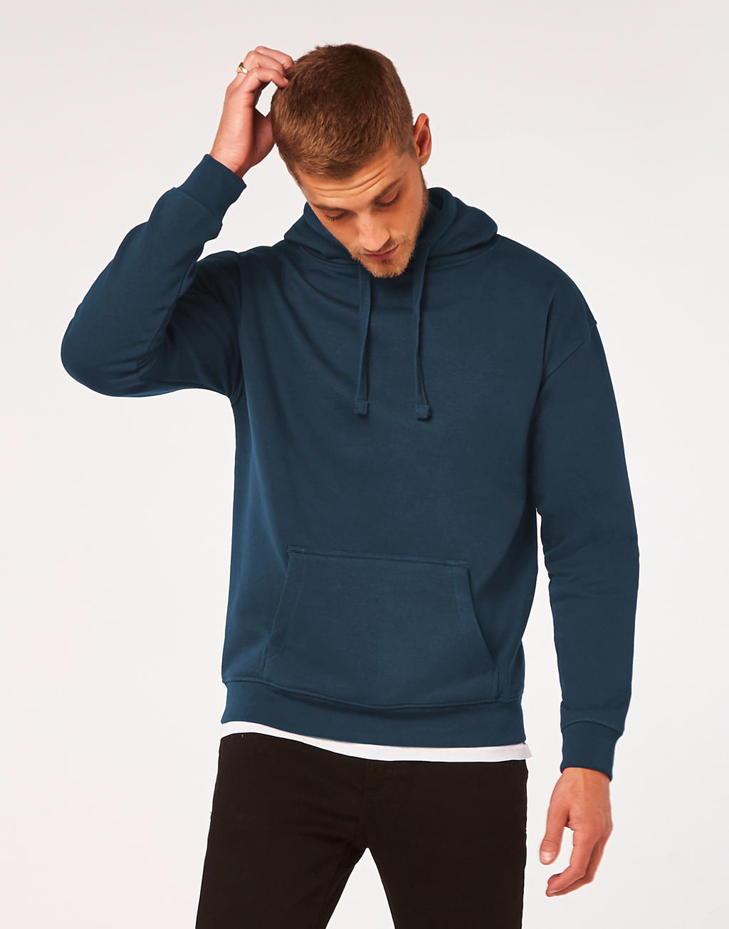  Regular Fit Hoodie in Farbe Black