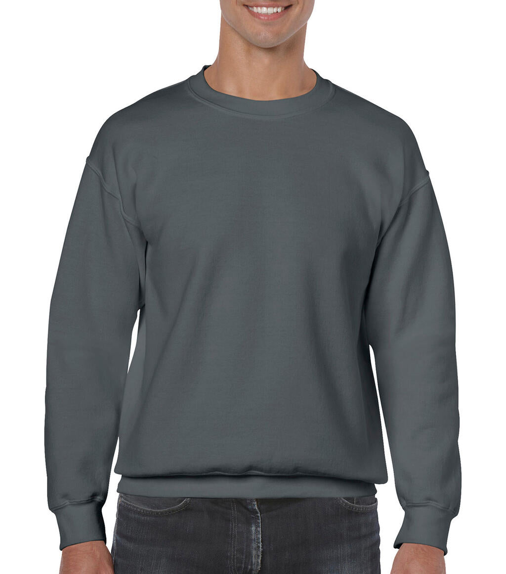  Heavy Blend Adult Crewneck Sweat in Farbe Charcoal