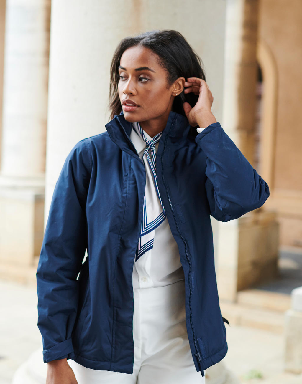  Ladies' Beauford Insulated Jacket in Farbe Black