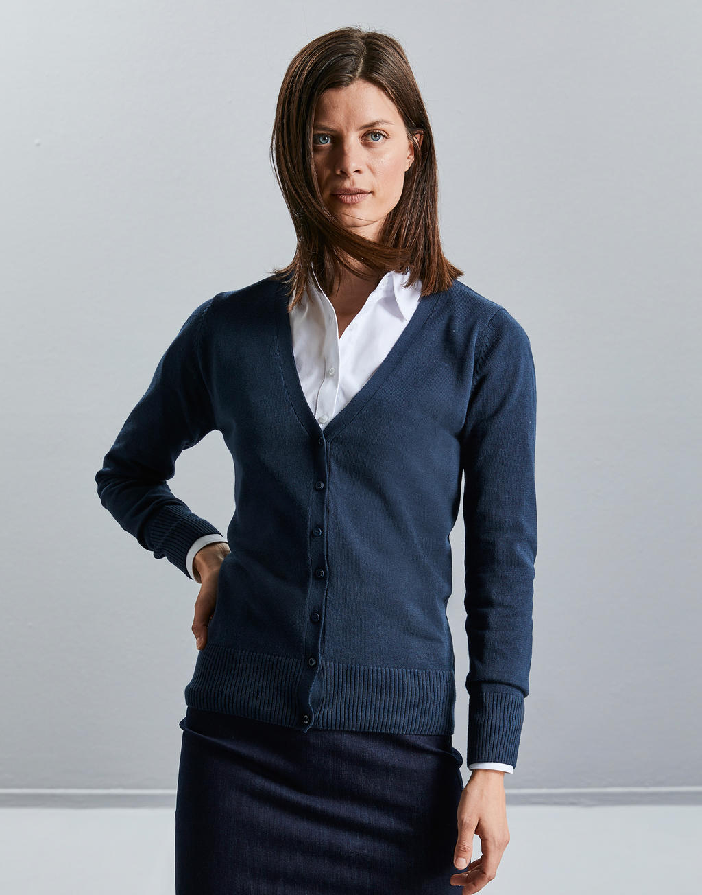  Ladies' V-Neck Knitted Cardigan in Farbe Black