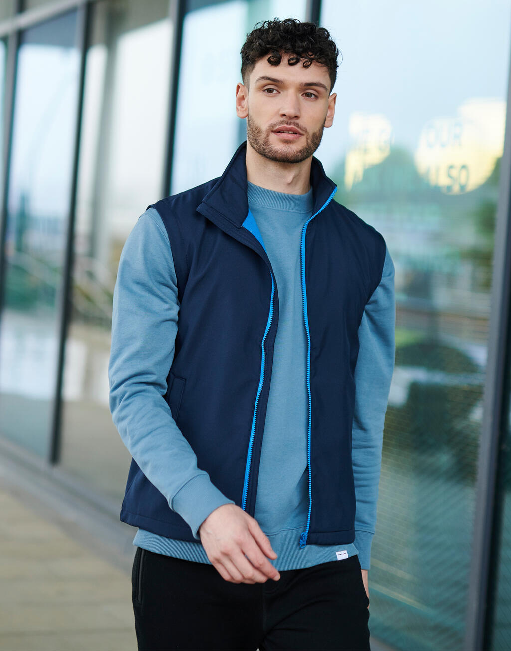  Ablaze Printable Softshell Bodywarmer in Farbe Black/Black