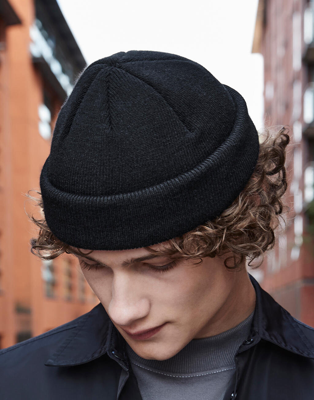  Recycled Mini Fisherman Beanie in Farbe Biscuit