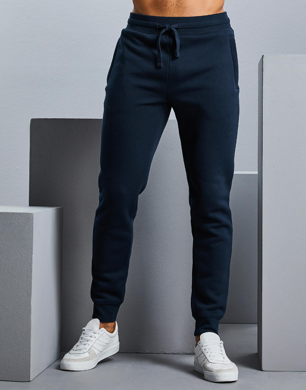  Men's Authentic Jog Pant in Farbe Black