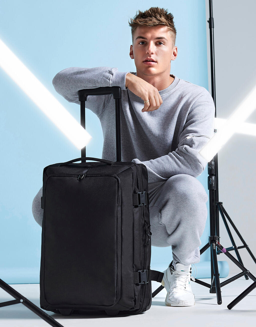  Escape Carry-On Wheelie in Farbe Black