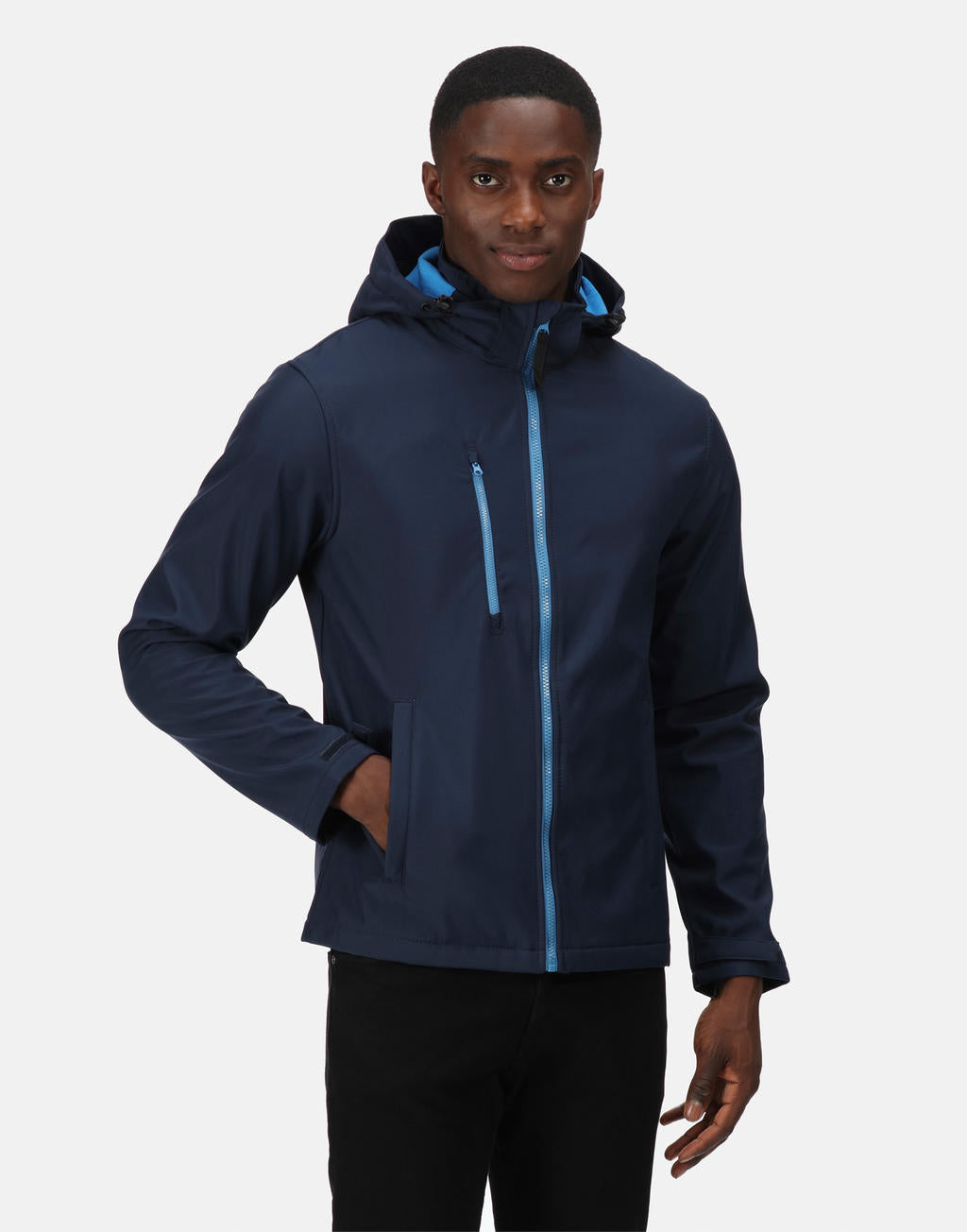  Venturer 3-Layer Hooded Softshell Jacket in Farbe Black