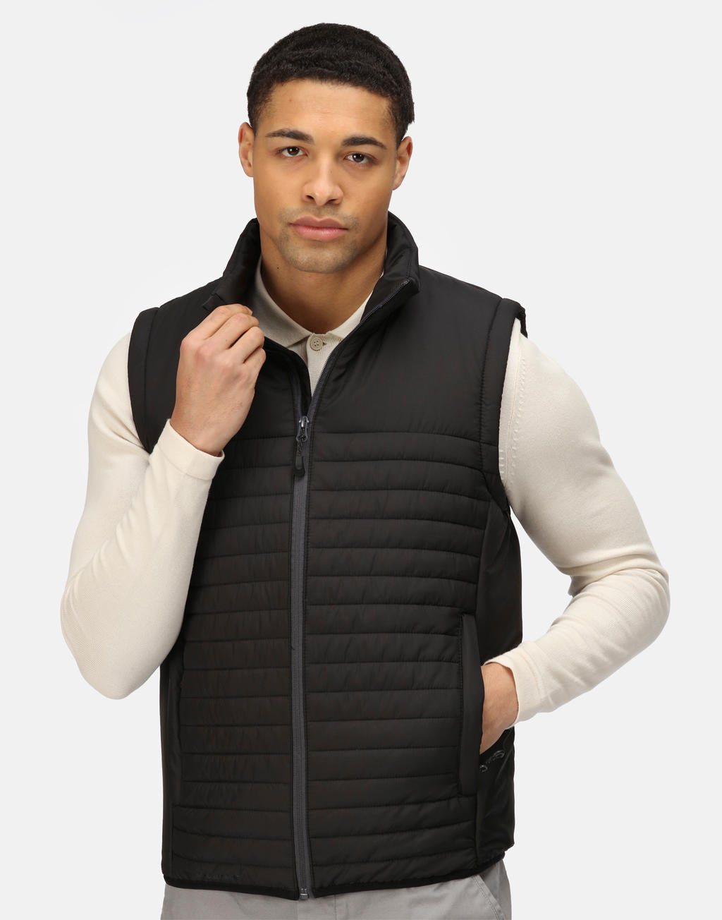  Honestly Made Recycled Insulated Bodywarmer in Farbe Black