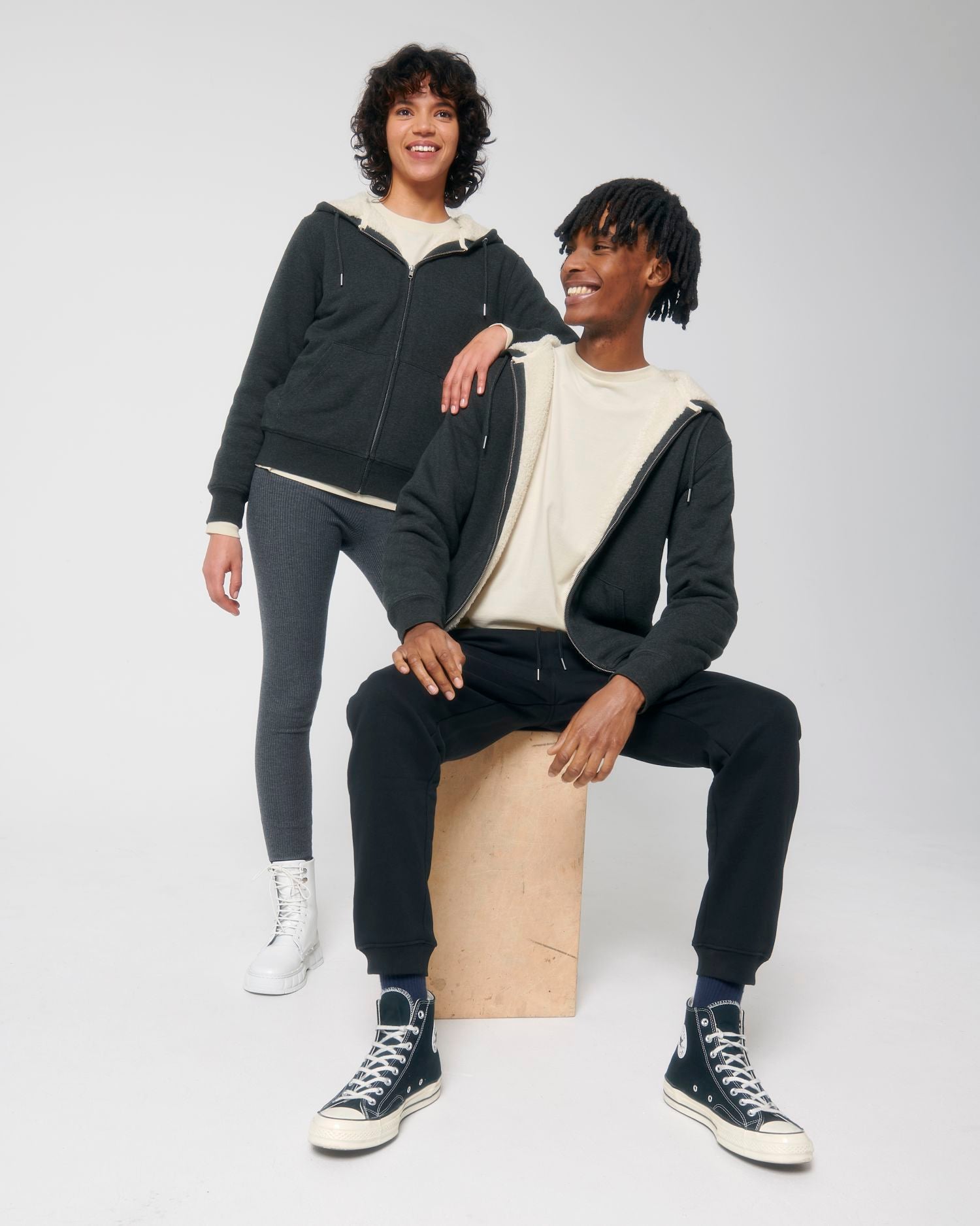 Zip-thru sweatshirts Hygger Sherpa in Farbe Dark Heather Grey